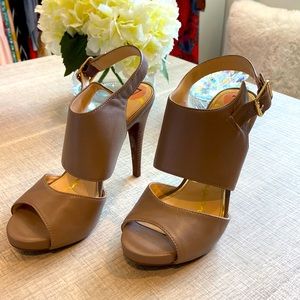 Jessica Simpson nude heels